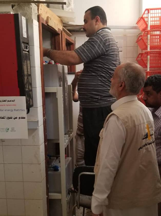 Yemen National Genebank installs supplies.