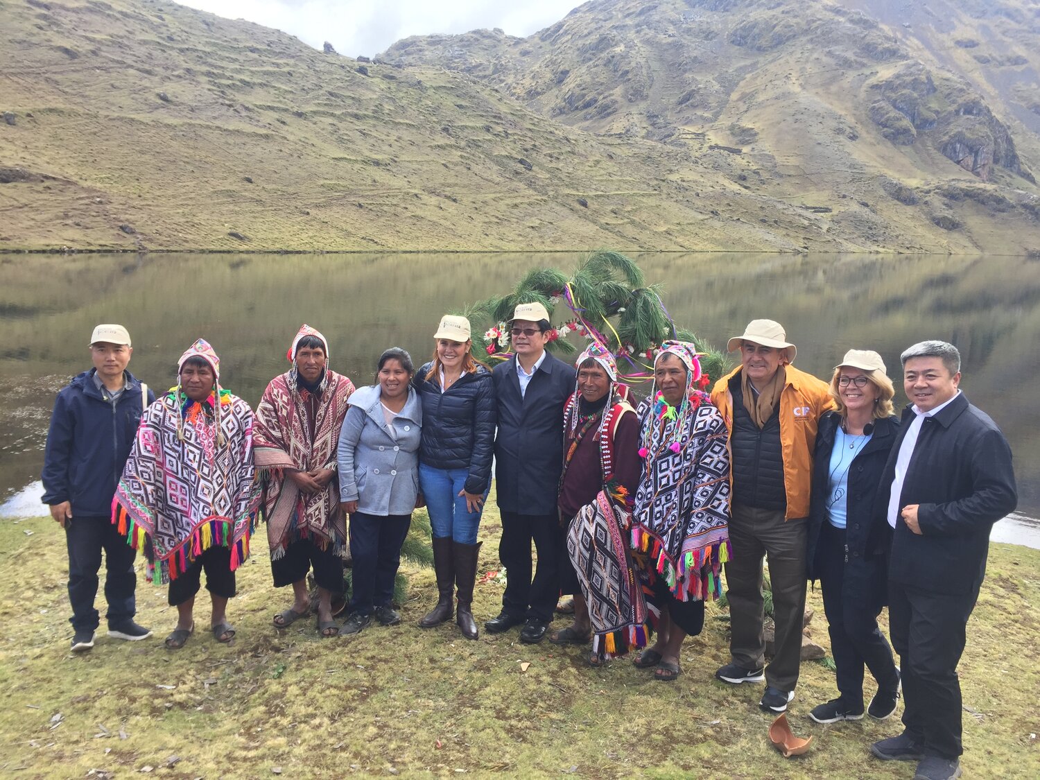 Crop Trust Executive Director, Marie Haga, and Vice President of Peru, Mercedes Aráoz, inaugurate the wild potato reserve at the Potato Park in Cusco, Peru. 