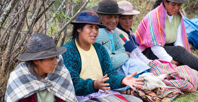 Farmers from Colpar in central Peru share their preferences for potatoes with researchers from the International Potato Center and Grupo Yanapai. Ultimately, the farmers will decide which potato varieties they plant in their fields so researchers are eager to get them involved early on in the selection process. Photo: Crop Trust/Michael Major