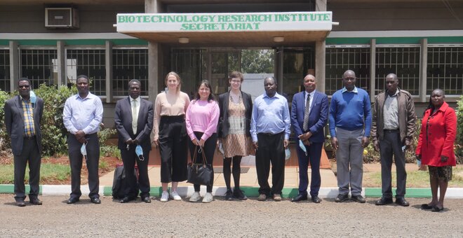 Freya von Negenborn and Sarah Luisa Senz, both portfolio managers at KfW, visited the Genetic Resources Research Institute (GeRRI) just outside Nairobi, Kenya as part of the Seeds for Resilience S4R project