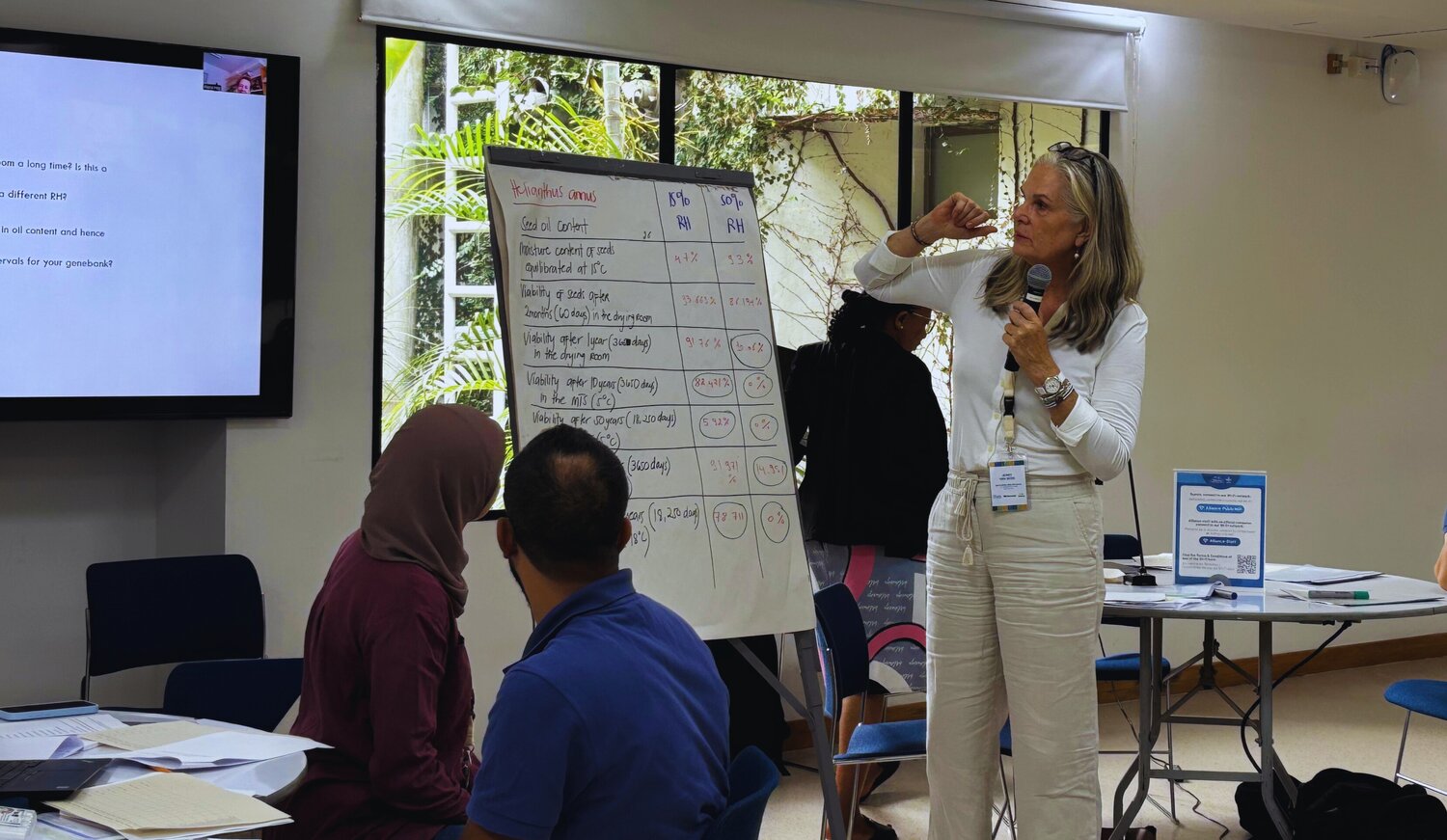 Janny in action at a Genebank Operations and Advanced Learning (GOAL) workshop in Colombia. Photo: Cathy Aguilar/Crop Trust