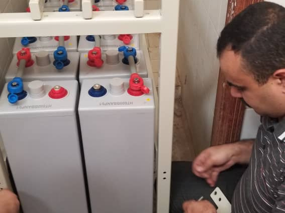 Yemen National Genebank installing supplies.