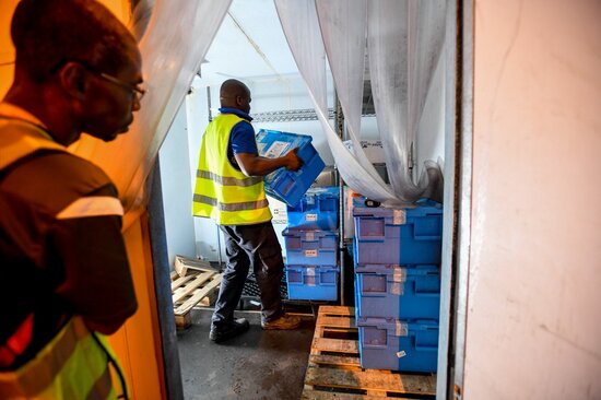 The courier company loads the rice into a refrigerated container at Abidjan International Airport, before they begin the road journey to AfricaRice in Mbe, central Cote d’Ivoire