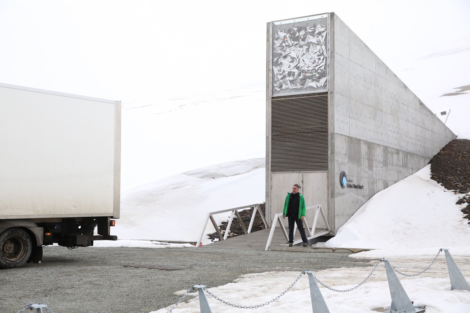 Arni Bragason, Director of Nordic Genetic Resource Center (NordGen) receives seeds at the Svalbard Global Seed Vault