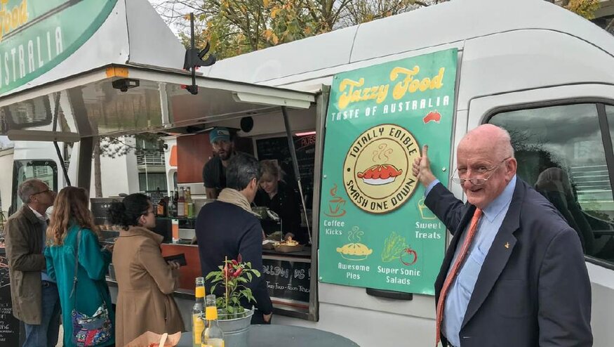 Tim Fischer Finds Aussie Meat Pie in Germany