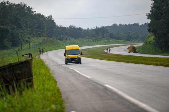 The seed van begins the 400 km road journey from Abidjan to Mbe