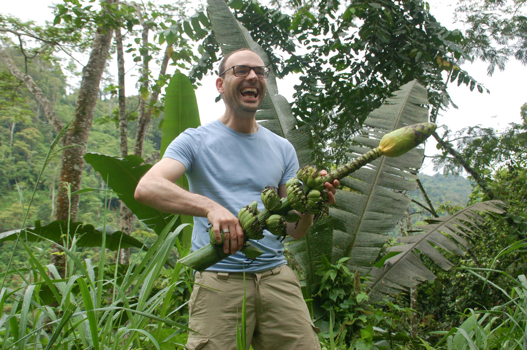 Sebastien Carpentier holding bananas. 