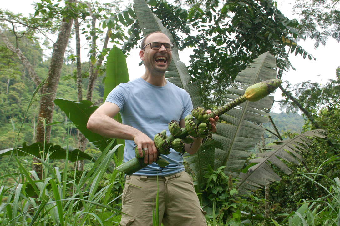 Sebastien Carpentier holding bananas.